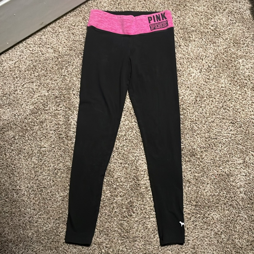 Pink vs yoga leggings size small